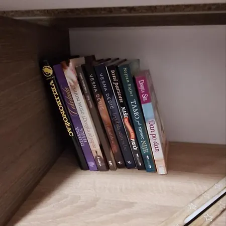 Divcinova B10 Tomic *