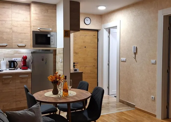 Divcinova B10 Tomic *